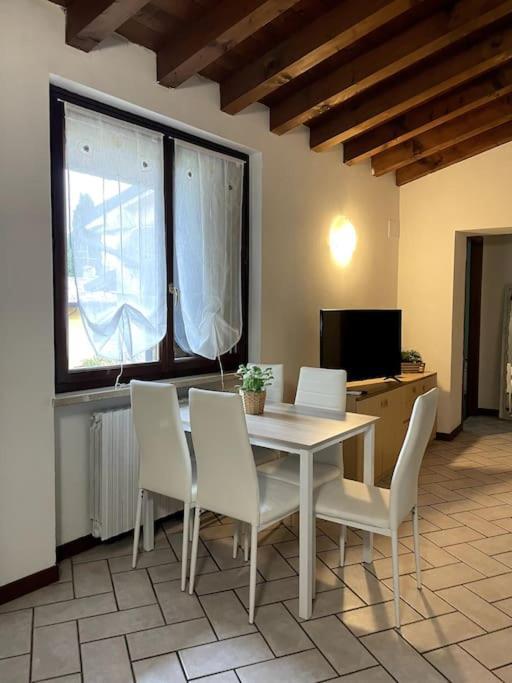 Incantevole Appartamento Moniga del Garda Bagian luar foto